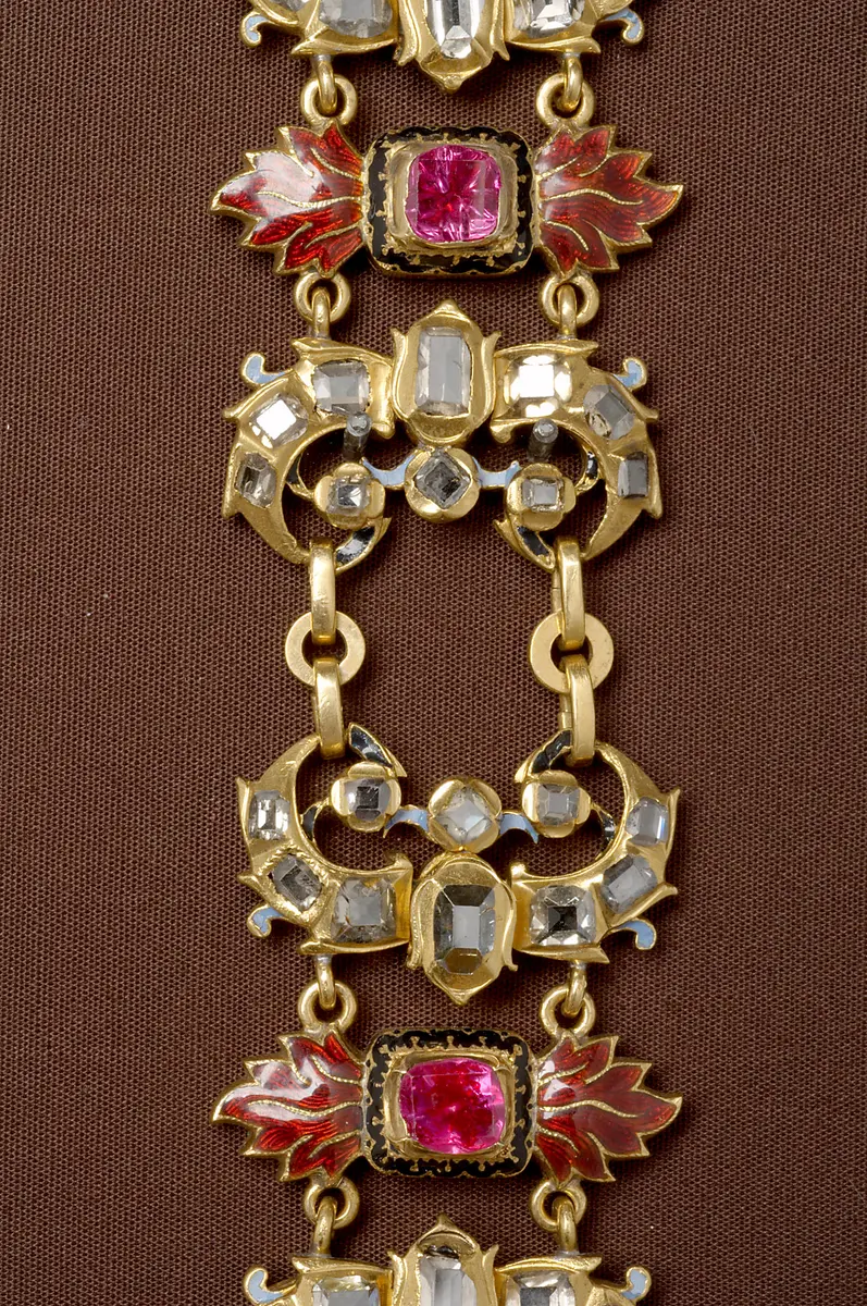 Zwei Collanen des Ordens vom Goldenen Vlies; Reste der substitutorischen Reichskrone Kaiser Ferdinands III.
