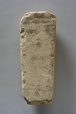 Apis-Stele mit demotischer Aufschrift