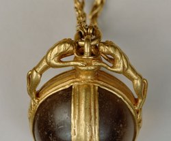 Goldkette mit 52 Anhängern