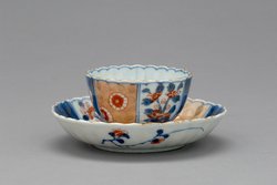 Untertasse einer Teeschale des Frühstückservices der Kaiserin Maria Theresia