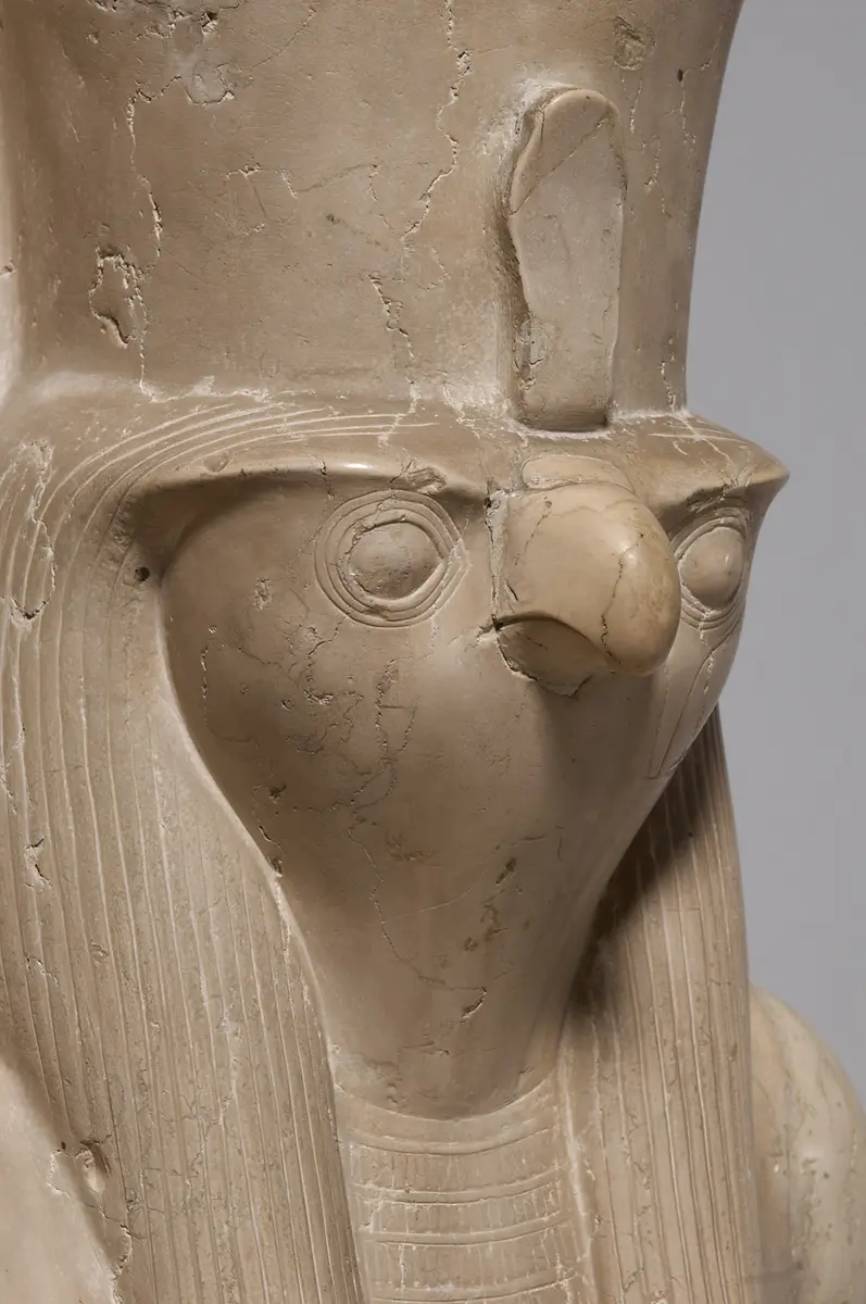Statuengruppe des Gottes Horus und des Königs Haremhab