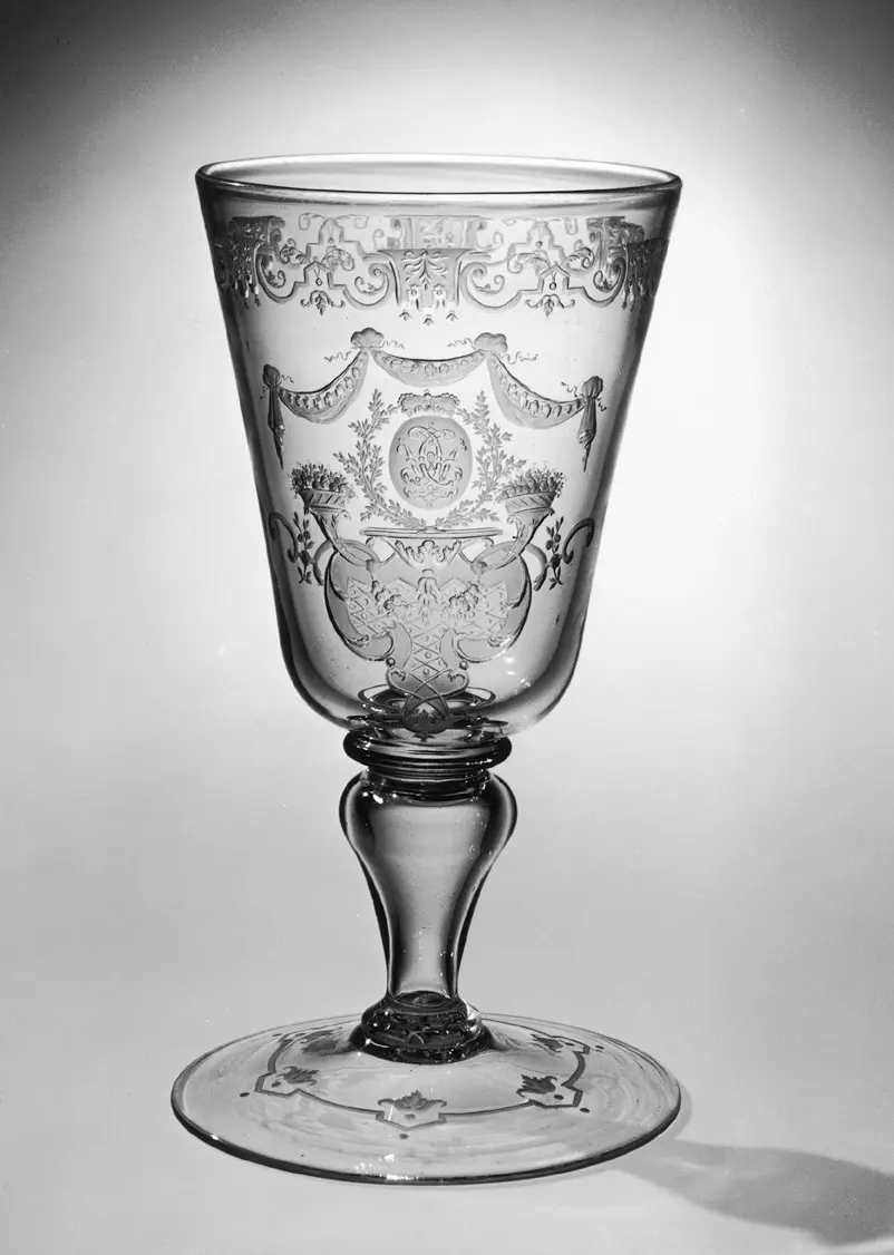 Pokal mit bekröntem Spiegelmonogramm des Landgrafen von Hessen