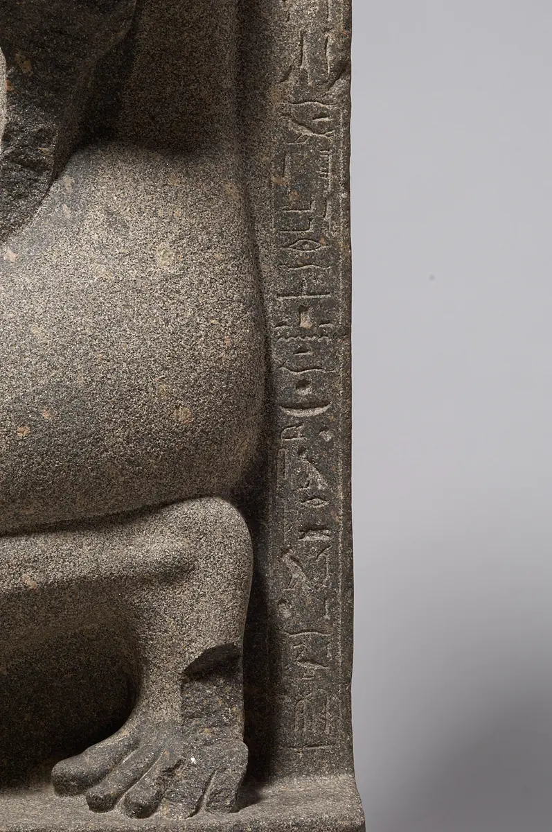 Fragmentierte Statue des Cha-em-waset