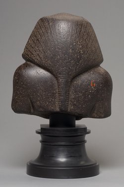 Oberteil einer Statue des Königs Amenemhet III.