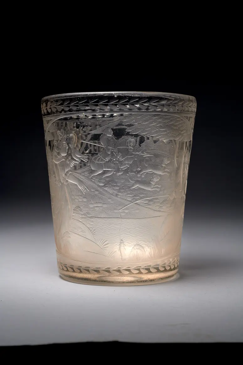 Becher mit erotischer Symbolik