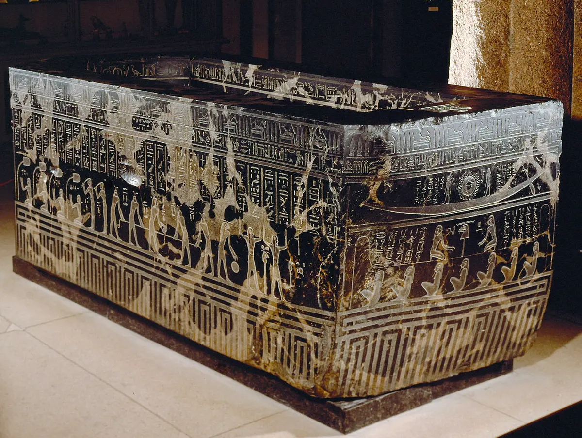 Sarkophag des Priesters Nes-schu-tefnut