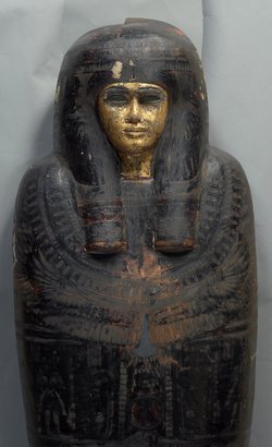 Mumie der Tamit in Kartonagehülle