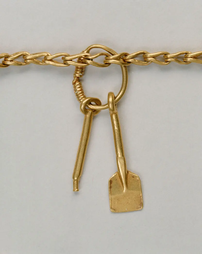 Goldkette mit 52 Anhängern