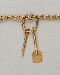 Goldkette mit 52 Anhängern