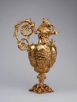 Krug der sogenannten Trionfi-Garnitur