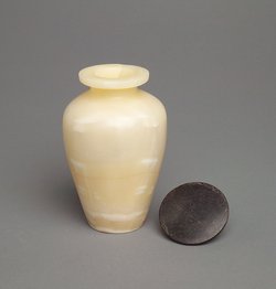 Salbgefäß mit Deckel