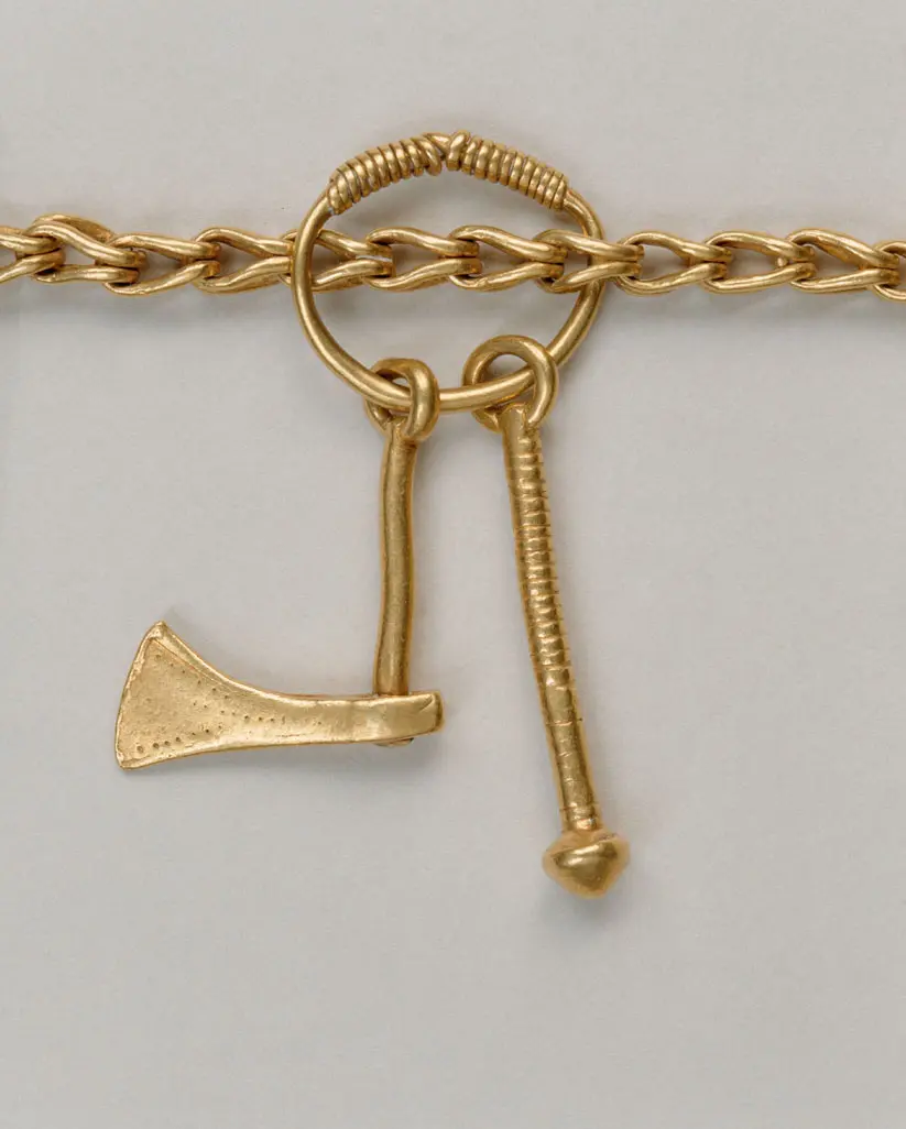 Goldkette mit 52 Anhängern