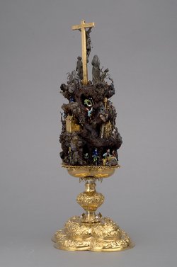 Handstein mit Bergwerk und Kreuzigung Christi