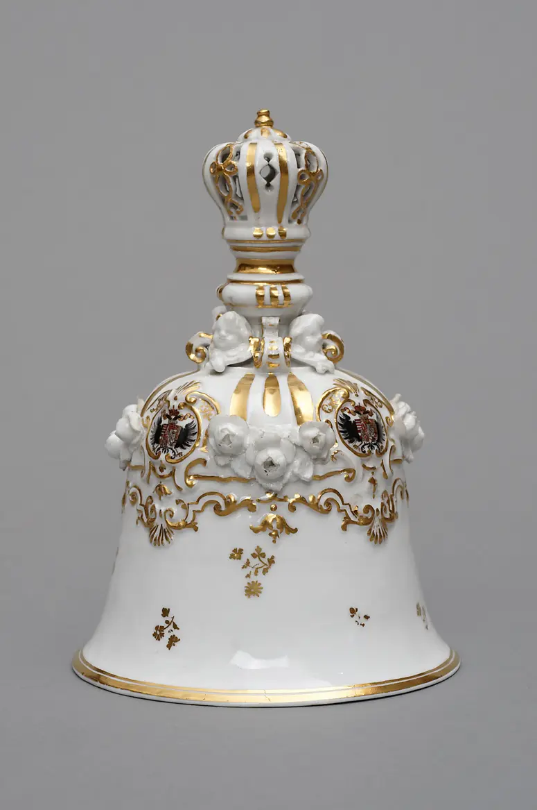 Glocke der Altargarnitur der Kaiserin Wilhelmine Amalia