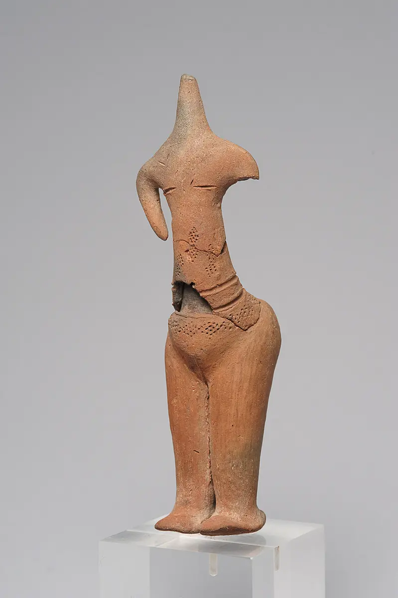 Figur einer stehenden Frau