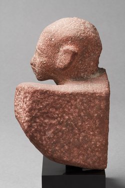 Fragmentierte Statuette einer Amarna-Prinzessin