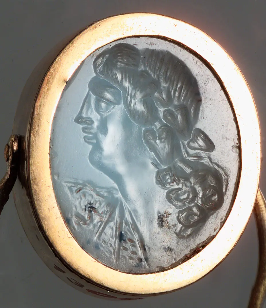 Perseus hält das Gorgoneion
