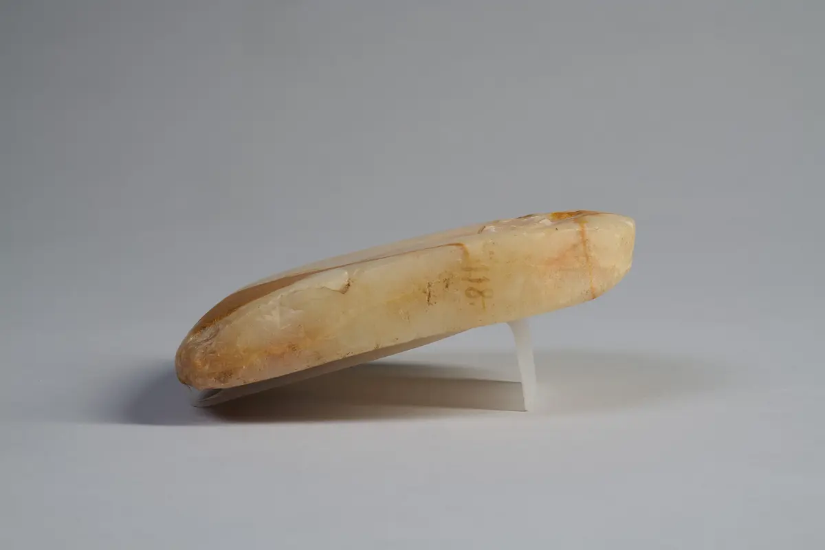 Miniatur-Gesichtsstele