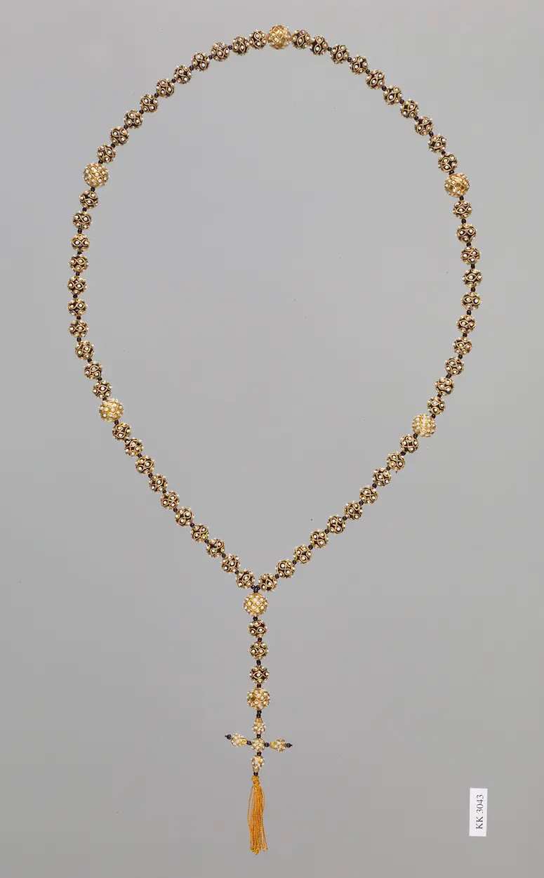 Kette aus Glaskugeln mit Goldfiligran