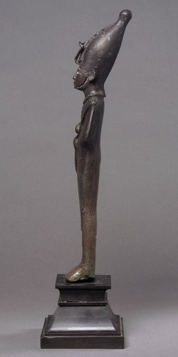 Gott Osiris, stehend