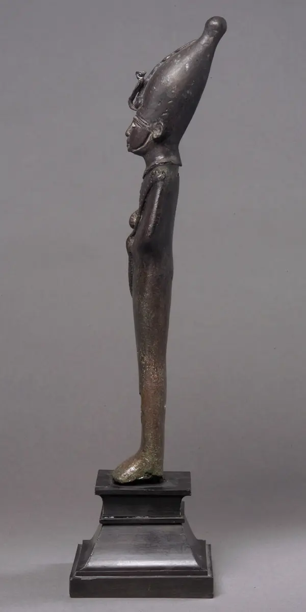 Gott Osiris, stehend