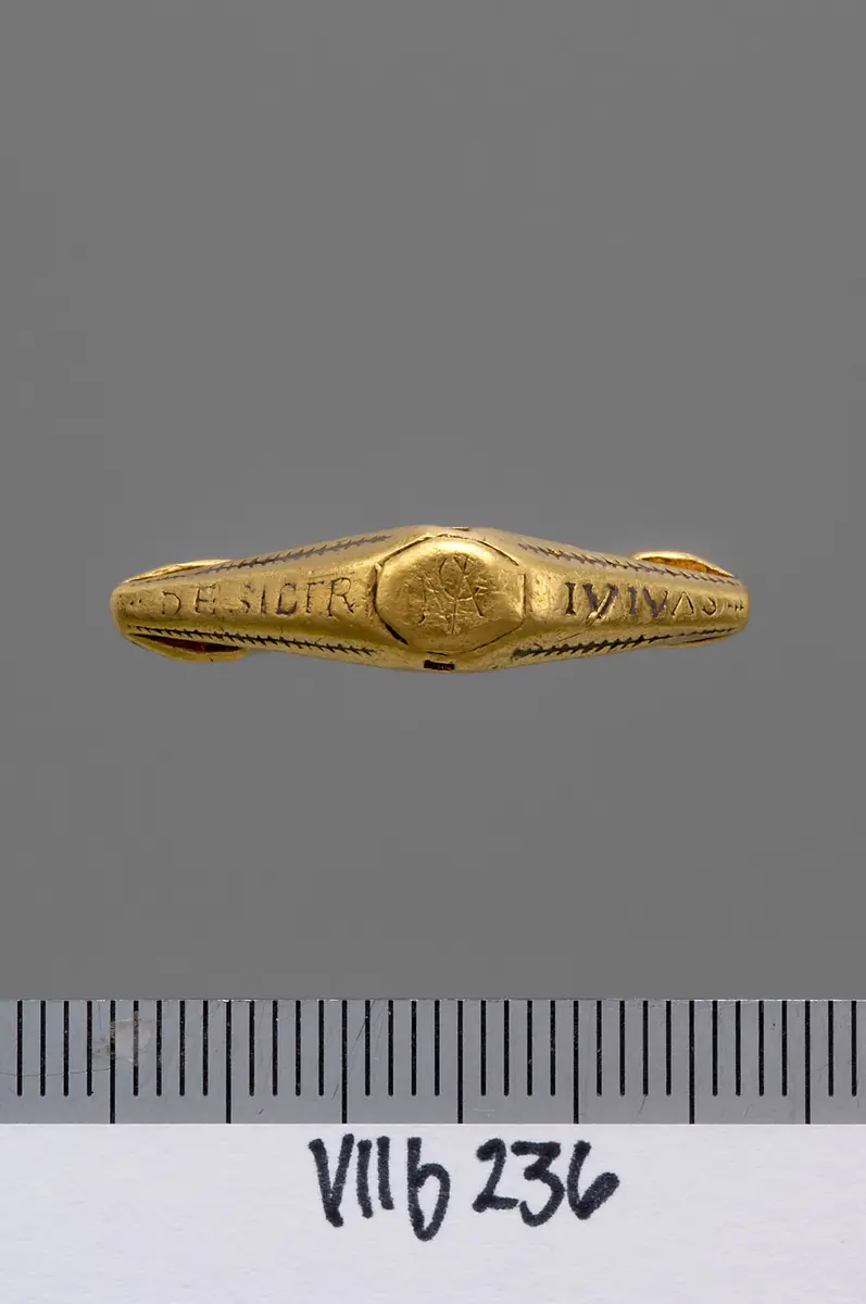 Fingerring mit Inschrift: DESIDERI VIVAS