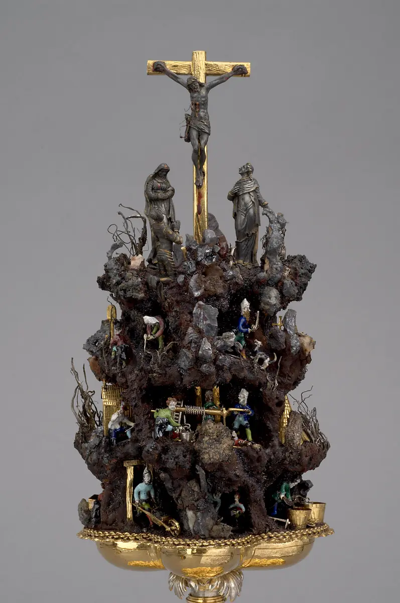 Handstein mit Bergwerk und Kreuzigung Christi