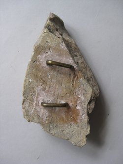 Fragment eines Reliefs mit Darstellung von Satyrn zu Seiten des Dionysoskindes: Jugendlicher Satyr