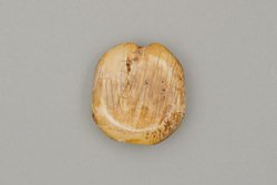 Schwertknauf, sog. Scheibenknauf, aus Elfenbein