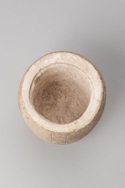 Kanope mit Deckel in Form eines Falkenkopfes