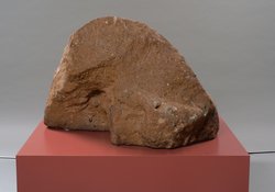 Rechter Vorderfuß einer Kolossalstatue