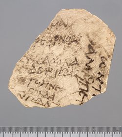 Zwei Fragmente eines Ostrakons mit Brief in koptischer Sprache