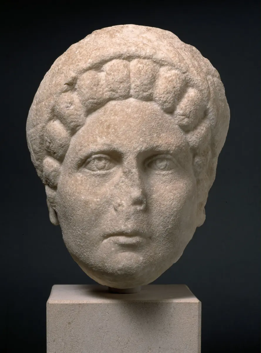 Frau