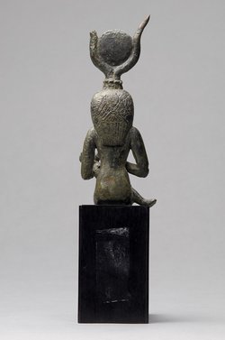 Göttin Isis mit Harpokrates