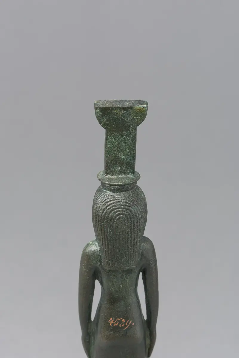 Göttin Nephthys, schreitend
