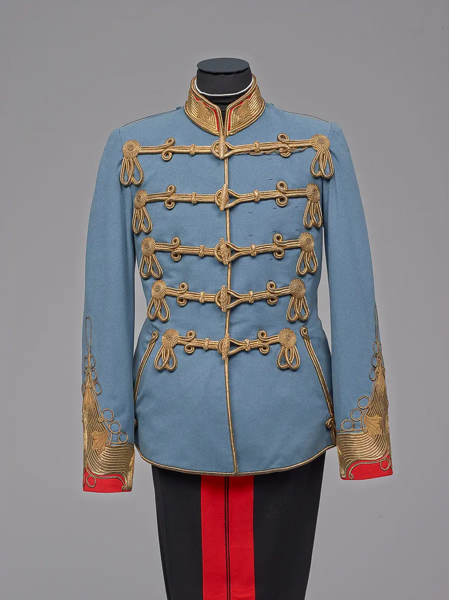 Campagne-Uniform eines österreichischen Feldmarschalls in ungarischer Adjustierung, aus dem Besitz von Kaiser Franz Joseph I.
