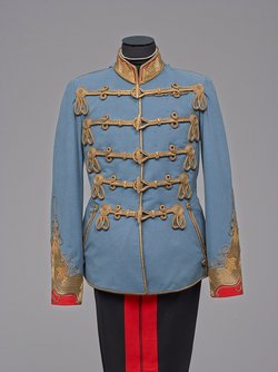 Campagne-Uniform eines österreichischen Feldmarschalls in ungarischer Adjustierung, aus dem Besitz von Kaiser Franz Joseph I.
