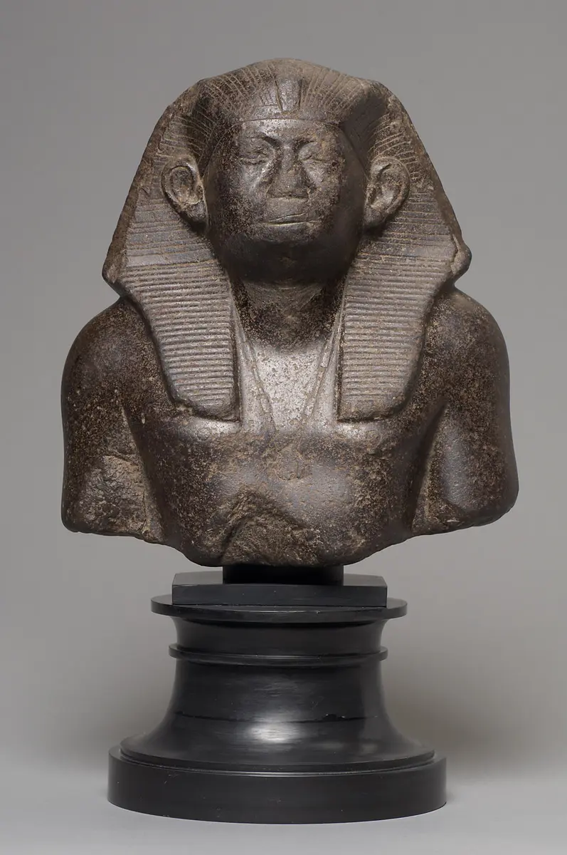 Oberteil einer Statue des Königs Amenemhet III.
