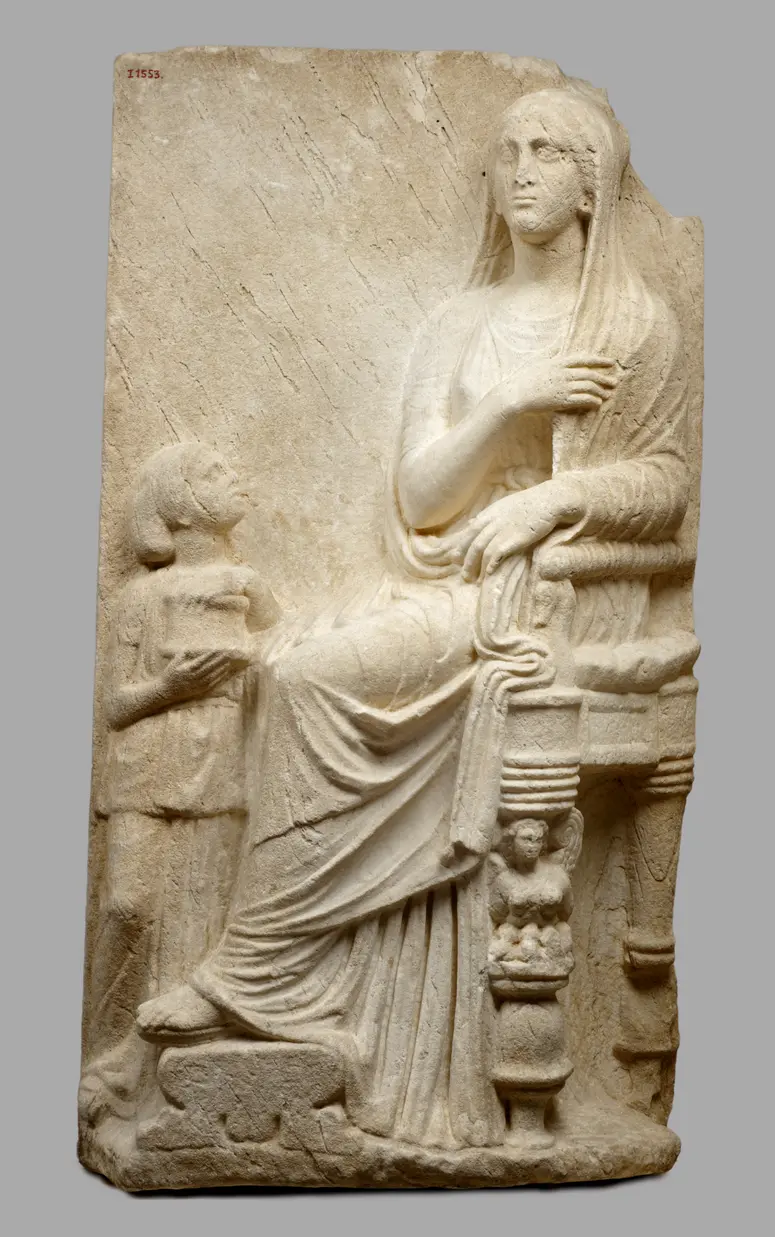 Frau mit Dienerin