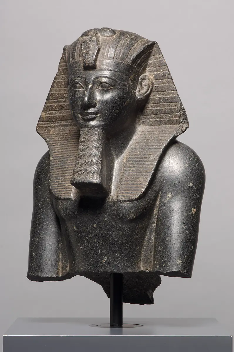 Oberteil einer Statue König Thutmosis' III.