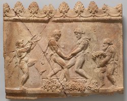 Aufsatzplatte: Zwei kelternde Satyrn, jugendlicher Satyr mit Doppelflöte, Silen mit Korb