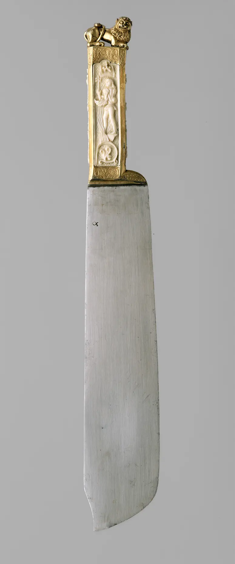 Set of hunting knives comprising a carving, slicing and serving knife