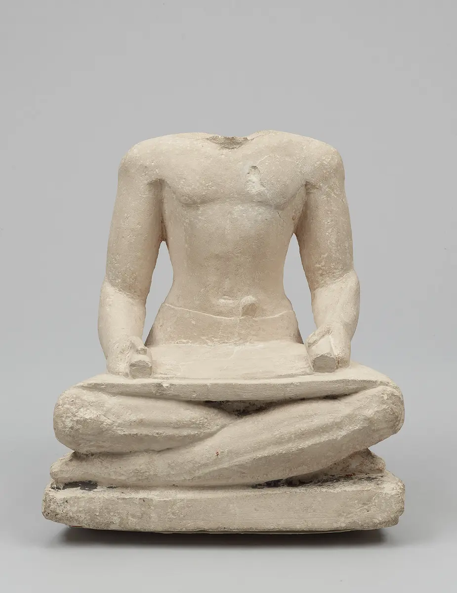 Kopflose Statue eines Lesenden