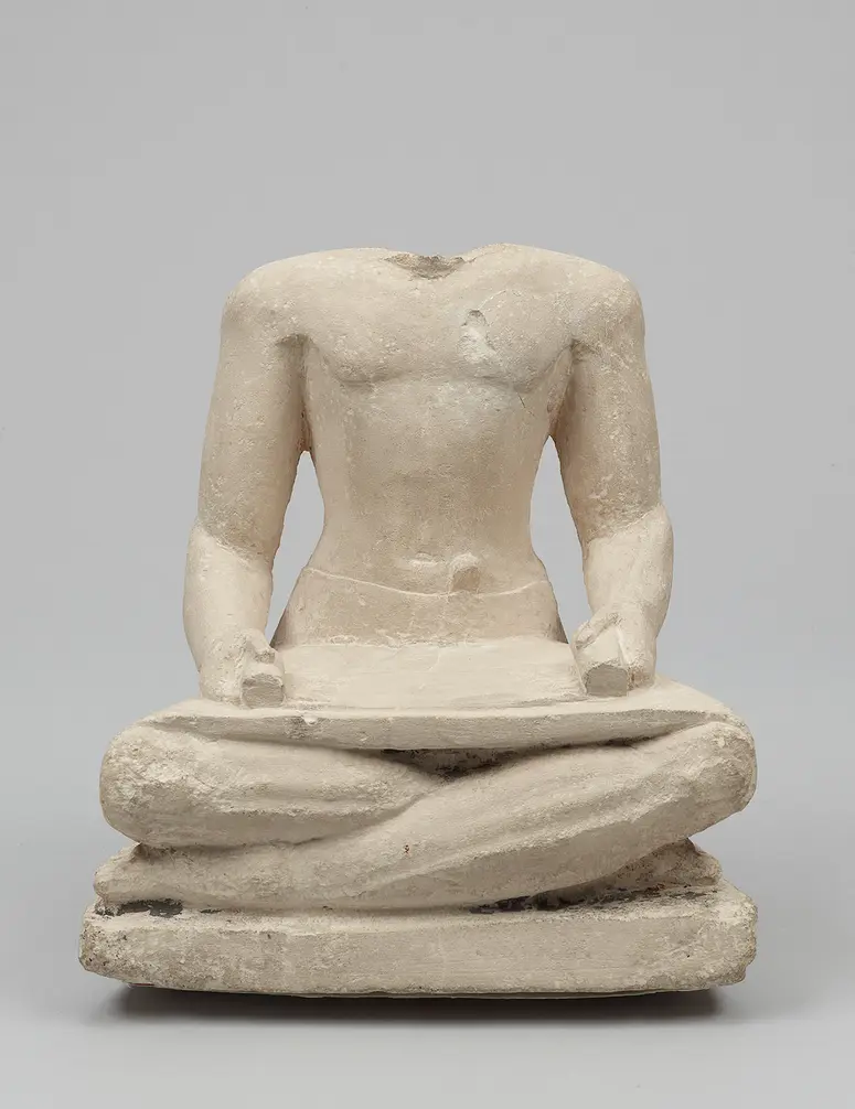 Kopflose Statue eines Lesenden