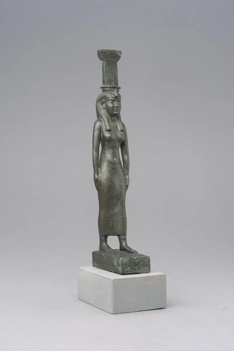 Göttin Nephthys, schreitend
