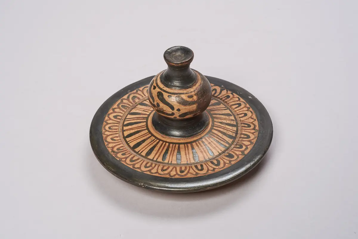 Halsamphora mit Deckel: Satyrn und Mänaden // Mädchen mit Tympanon