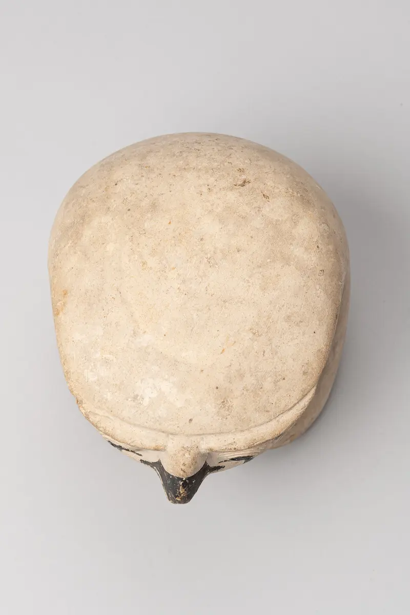 Kanopendeckel in Form eines Falkenkopfes