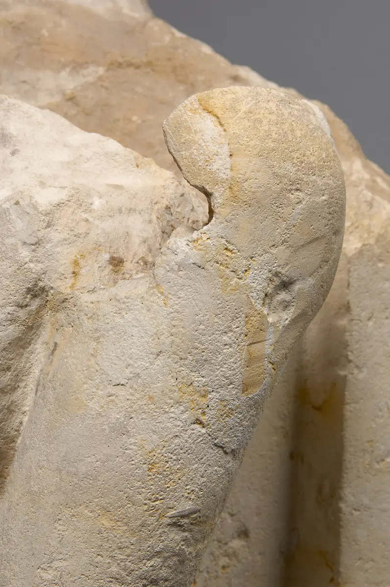 Gruppenstandbild des Pehen-ptah und seiner Mutter Imen-djefa-es