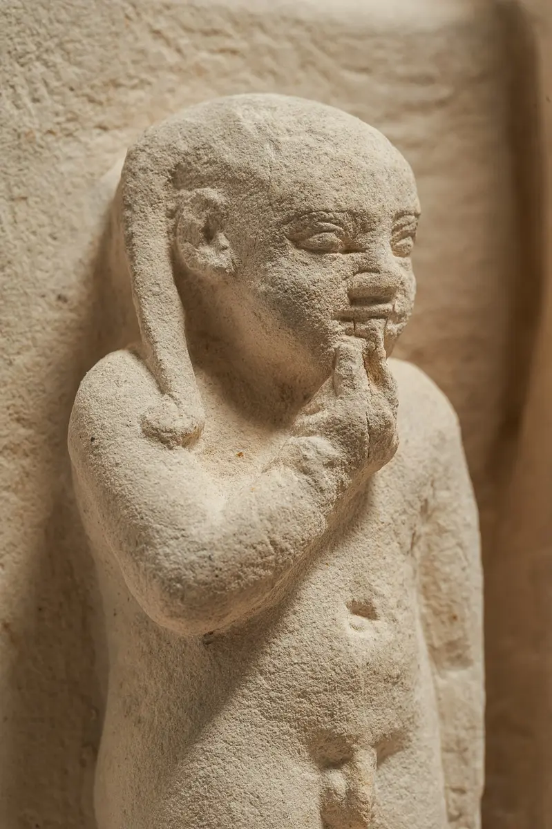 Sitzstatue der Chent und ihres Sohnes Rudju