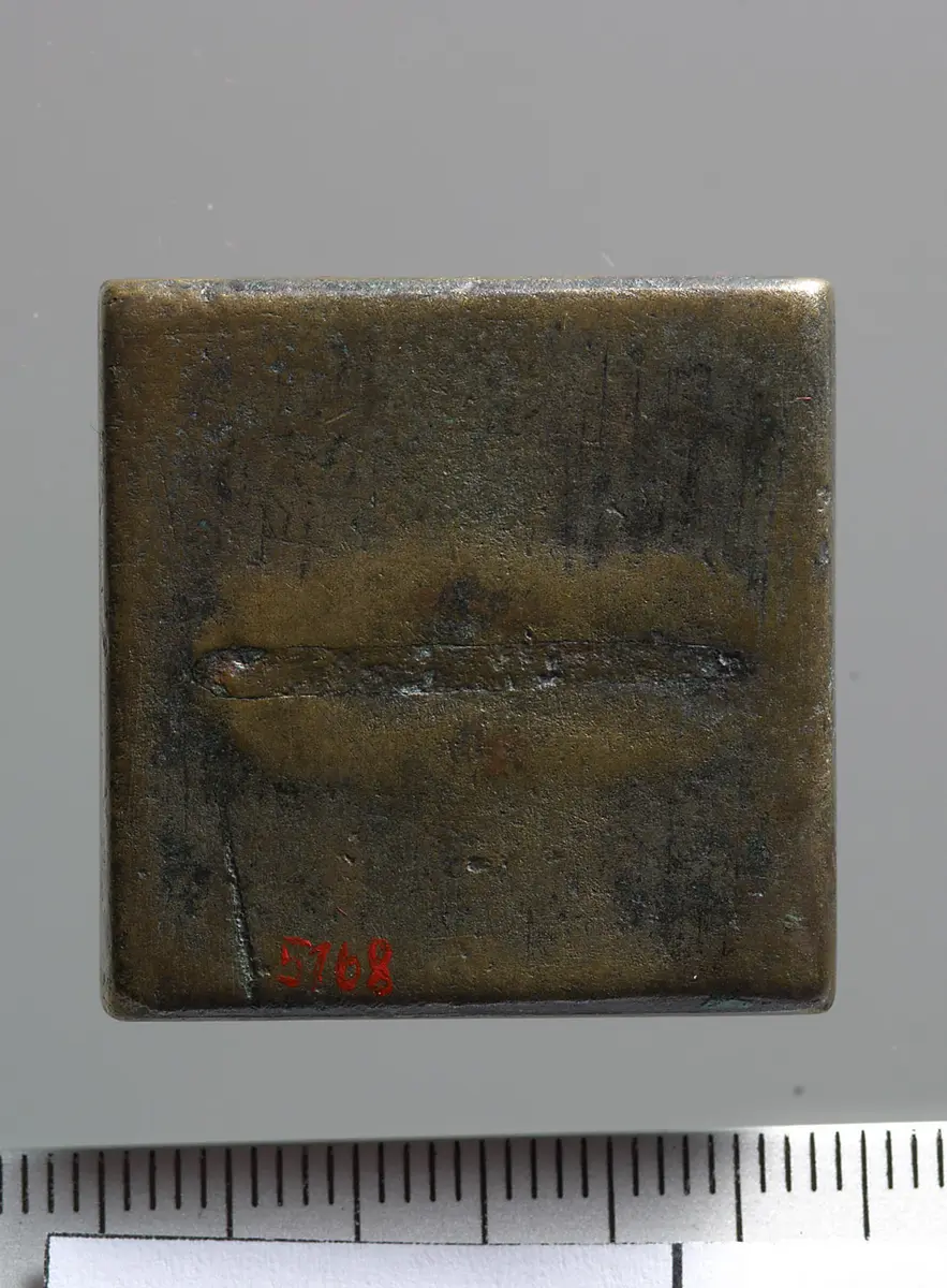 2 Unzen, Kreuz im Kranz